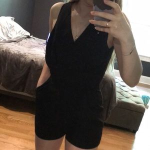 Bebe Black Bow Romper SIZE: 00